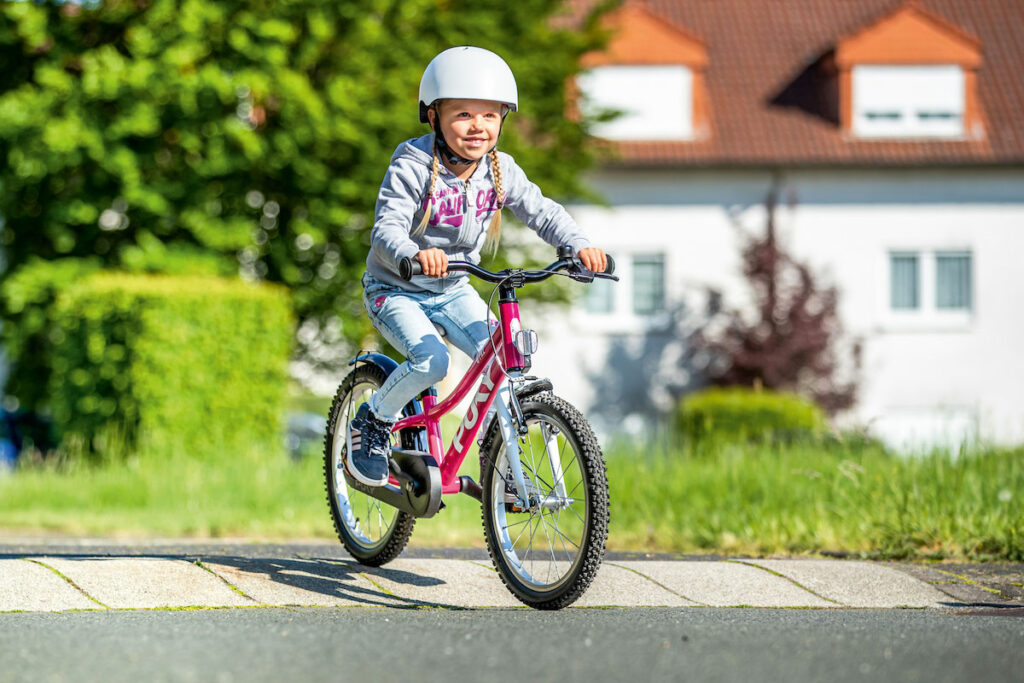 Pirelli Cykelbutik 11 Pirelli Cykelbutik -Pirelli Cykelbutik 4404 cyke181alu berrywhite 002 Kopie 1024x683 1